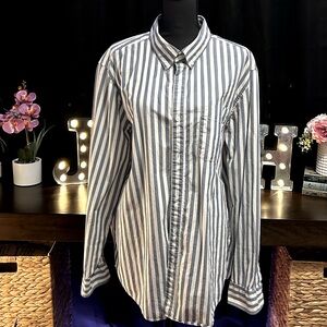 American Eagle Button Down Oxford Shirt